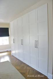 Ikea Pax Wardrobes Used As Built In Closets Jewels At Home Einen Kleiderschrank Bauen Innenstallturen Ikea Schrank Aufbewahrung