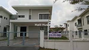 There is an industrial area. Bandar Tasik Kesuma Beranang Intermediate Semi Detached House 4 1 Bedrooms For Sale Iproperty Com My