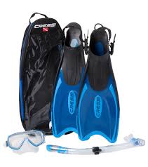 cressi palau bag mask snorkel and fin set