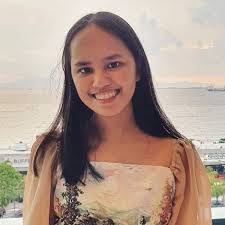 Angi Cox's Instagram, Twitter & Facebook