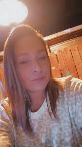 Lindsey Pfeffer's Instagram, Twitter & Facebook