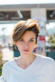 Not every hairstyle is suitable for thick hair, but when you find the right style. 26 Best Hairstyles Haircuts For Thick Hair 2021 All Things Hair Uk