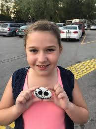 It's that time of year just seen a patrol of Seagulls diving to get an ice  cream cone and it's contents.