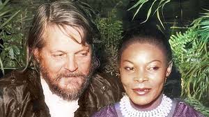 EDEN CONFIDENTIAL: Bond girl is desperate for the portrait of herself by  late lover 'the Loins of Longleat'