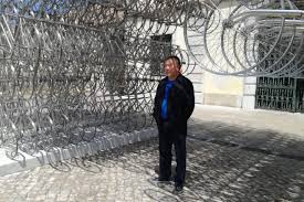 Maybe you would like to learn more about one of these? Ai Weiwei Em Lisboa A Maior Exposicao De Todos Os Tempos Do Artista Blue Bus