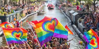Los organizadores de la marcha del orgullo lgbt+ transmitirán durante 10 horas, vía redes sociales, este sábado 26 de junio. Best Pride Festivals In Europe Marriott Bonvoy Traveler