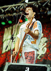 Die fünf musiker sind plattenmillionäre, haben viele musikpreise gewonnen und zeigen soziales und. Die Toten Hosen Wikipedia