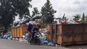 Nama hantu tersebut mungkin sudah tidak asing di telinga kita. Lapor Pak Wali Bak Penampungan Sampah Di Sungai Binti Penuh Sampah Meluap Hingga Tepi Jalan Tribun Batam