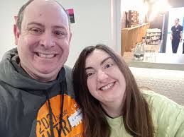 Kelly Timms's Instagram, Twitter & Facebook