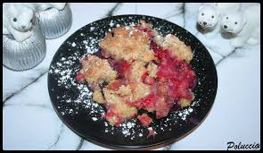 Un Crumble De Pommes Framboises Myrtilles A Cantina Di Poluccia Cuisine Voyages Photographies En 2020 Myrtille Crumble Pommes Framboises Framboise