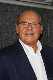 L'ancien chroniqueur de touche pas à mon poste a décidé de rejoindre tpmp : Touche Pas A Mon Poste Gerard Louvin Vire Apres Un Violent Coup De Sang Purebreak