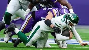 Jets looking to better protect Aaron Rodgers from pass rush