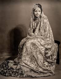 A New Photo Book On The Royal Women Of India Will Take You Back In Time Women Of India Vintage India Royal Indian