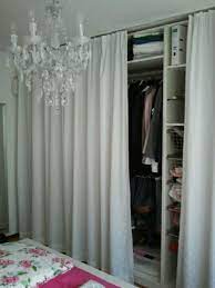 Ikea pair of curtains 57x98 eyelets design emma hagman white blue bold pattern. Schlafzimmer Schrank Kleiderschrank Mit Vorhang Vorhange