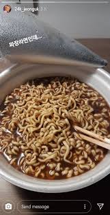 The ramen noodles we know. 24k Uk On Twitter Jeonguk Ig Story Black Bean Ramen Jjajang Ramen 24k íˆ¬í¬ì¼€ì´ ì •ìš± Jeonguk