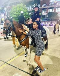Today I got to pet a horse. 🐎 😊