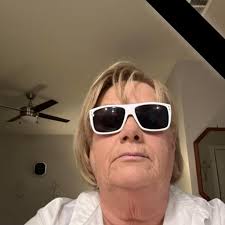 Why did Lytle Land and Cattle close?