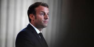 Emmanuel macron recevra lundi prochain son homologue russe vladimir poutine au grand trianon à «la présence de 50 journalistes, d'une dizaine de caméras, nuit un peu au dialogue direct et à. Emmanuel Macron Annonce Un Reconfinement National