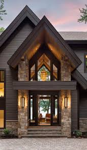 Find ideas and inspiration for modern rustic lake house to add to your own home. Rustic Contemporary Lake House With Privileged Views Of Lake Minnetonka