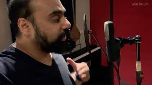 This is probably the most important video you'll see if you're a studio  vocalist. The right mic behaviour is where the secret of a good recording  lies. If you've done the gainstaging right and have an ...