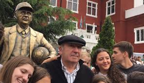 El exjugador de rosario central había sido internado en el sanatorio los arcos con pulmonía, neumonía y fiebre. Timoteo Griguol Tiene Su Merecida Estatua En Ferro