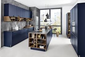 Couleur Cuisine Tendance 2017 Meubles Bleu Mat Carrelage Blanc Casse Et Suspensions Industrielles Cuisine Moderne Couleur Cuisine Cuisines Design