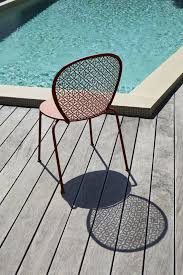 Egayez Votre Jardin Avec Des Meubles De Jardin Colores Et Tendances Garden Chairs Metal Garden Chairs Design Classic Chair Design