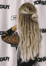 It serves as a great stand by and remains stylish, depending on how it is worn. 14 New Hippie Hairstyles For All Hair Tips Womenstyle Com