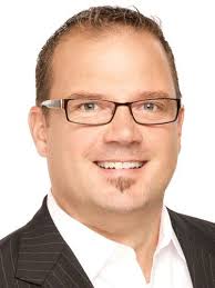 Prized 'quarterback' role tough to fill at wealth advisory firms