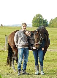 Fürst donnerhall zieht in sein neues zuhause bei lisa müller. Pin Auf Celebrity Horse Photos Love