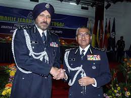 Company advisor (from left to right) : Datuk Amar Singh Ishar Singh Berita Harian Online Facebook