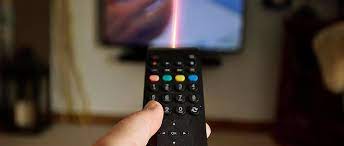 Toutes les nuits, quelqu'un pense à toi avant d'aller se coucher. Qu Ont Regarde Les Francais A La Television En 2018 Le Point