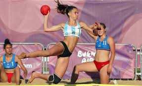 #beachhandball el 4 y 5 de mayo los esperamos a todos en parque sarmiento para disfrutar de las selecciones de beach handball de femebal, categorías. La Vestimenta No Es Lo Importante Campeonas Argentinas De Beach Handball Responden A Las Criticas Rt