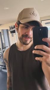 Juansguarnizo Oficial added a new...