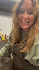 Kirsten Tyler's Instagram, Twitter & Facebook