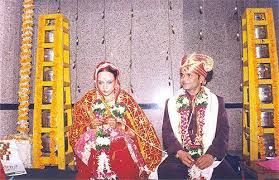 Marriage Pics Of Rajpal Yadav Unp Me Raveena tandon and anil thadani wedding picture. marriage pics of rajpal yadav unp me