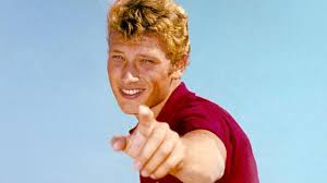 Short, plus petit, tu meurs! Johnny Hallyday L Esplanade Au Nom Du Chanteur Inauguree En Septembre Devant Bercy A Paris Sortiraparis Com