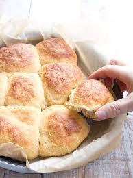 Low carb, dairy free sandwich bread that will hold up to your meat and lettuce sandwiches with no problem. Pull Apart Keto Bread Rolls Sugar Free Londoner