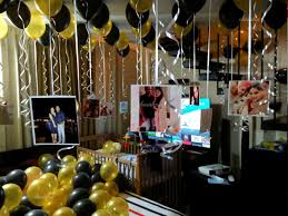 Birthday balloon decoration at home. 200 Balloons Decoration With 50 On Ceiling And 150 As Bunches Or Free Floating In Bangalore