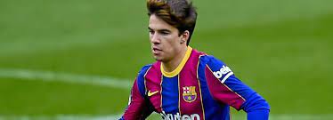 Ronald koeman and riqui puig got off to a less than ideal start when the dutch manager wanted to loan off the young midfielder. Barca Zieht Eine Vertragsoption Bei Jungstar Riqui Puig