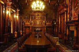 45°21′35″n 25°32′34″e / 45.3597°n 25.5428°e. Interiorul Castelului Castelul Peles