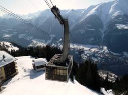 Zwei kinder in kritischem zustand wurden der bergrettung. Betten Talstation Bettmeralp