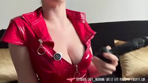 Vends-ta-culotte - Superbe MILF amateure française montre son joli corps et  se branle avec un gode | xHamster