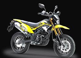 Gambar motor klx warna merah. Diam Diam Kawasaki Update Warna Baru Supermoto Dtracker Series Tmcblog Com