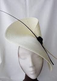 Black And White Fascinator With Feathers White Ascot Hat Etsy White Fascinator Black And White Fascinators Black And White Hats