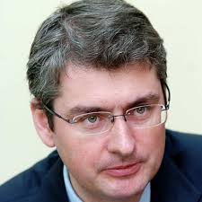 Lactalis. Le P.D.G, E.Besnier tombe dans le coma en découvrant dans un  supermarché que le lait est payant