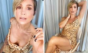 Agradeço aos profissionais de saúde e da ciência. Flavia Alessandra Usa Vestido Camisola De R 368
