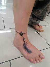 Coole tattoos kleine tattoos fußkettchen tattoo feder tattoo tätowierungen frauen tattoo frauen frauen tattoos tattoo vorlagen. Art 4 Soul Ink Wir Sind Dein Tattoo Studio In Stuttgart Feder Tattoo Tattoo Studio Tattoo Stechen