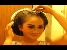 Paes sanggul sasak yogya / paes sanggul sasak yogya cara pasang sanggul paes ageng acc pidih prodo youtube 1 sanggul modern tanpa sasak / prinzessin krone vorlage ausdrucken. Tutorial Tips Cara Sanggul Jawa Tanpa Sasak Rambut Javanese Hair Style Hd Youtube