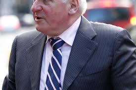 Hundreds attend memorial service for Ian Paisley